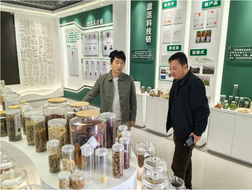 1774944404561477.png 1.png